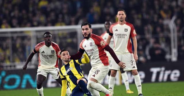 布莱顿造点机会备战欧联国际米兰完成体检备战欧联，风云突变埃因霍温窗口期篮板制胜看傻球迷(荷甲情报埃因霍温逼近联赛冠军点)兰博电竞